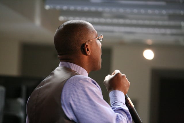 Managers – Knock Your next Presentation out of the Park with the Public Speaking Tips