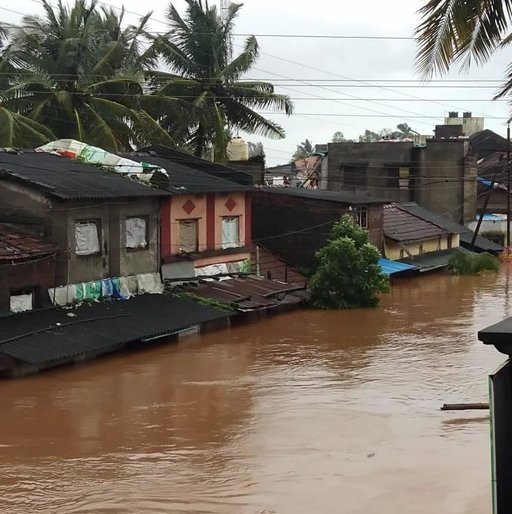 Today Flood And Rain Live Updates In Kolhapur Sangli Maharashtra Karnataka Kerala Uttarakhand India 09 08 19 Chinimandi