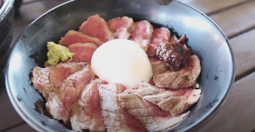 いわさきのあか牛丼