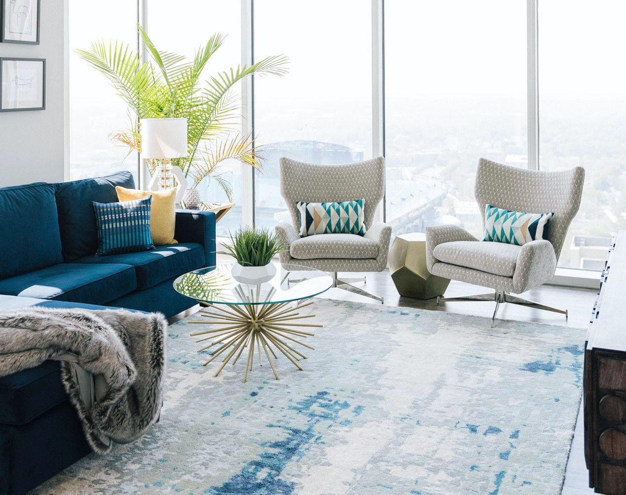 This Condo by Jennifer Haahs Design Group Puts the “Mod” in Midcentury Modern
