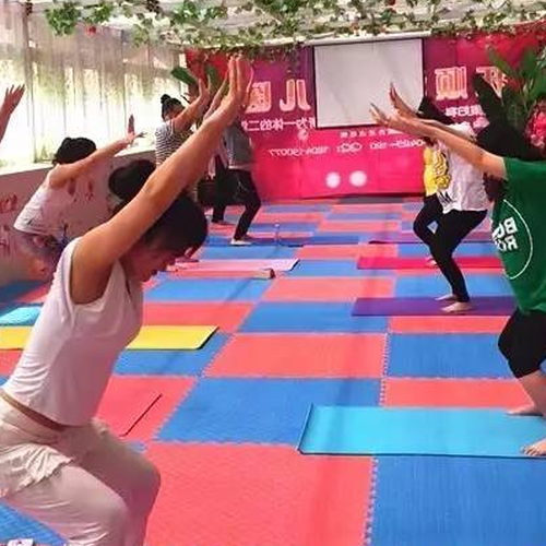 2、哪個瑜伽館更適合加入?