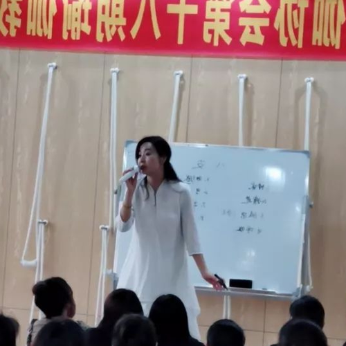 2、成績不是很好,上課走神,不聽老師講課我提醒他,他仍然沒有回應他該如何回應老師?