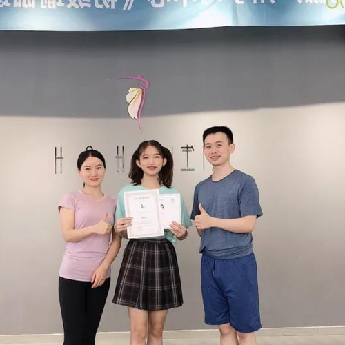 2、我已經是一名瑜伽老師了我想在不久的將來了解更多關於物理治療瑜伽的知識你有什麼好的建議嗎?