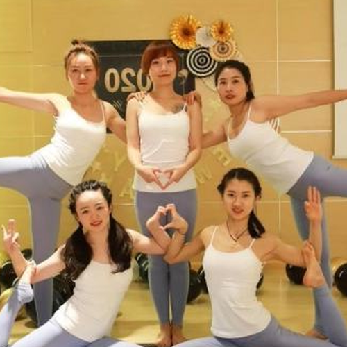 3、您好,瑜伽教練有年齡限制嗎?