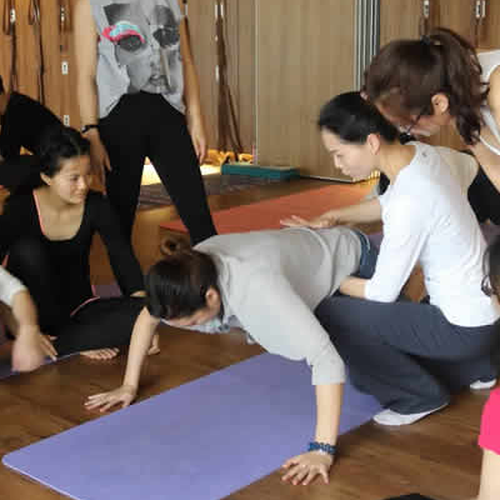 3、廣州瑜伽教練培訓多少錢？ 