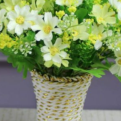 2、什麼樣的花適合放在客廳的餐桌上