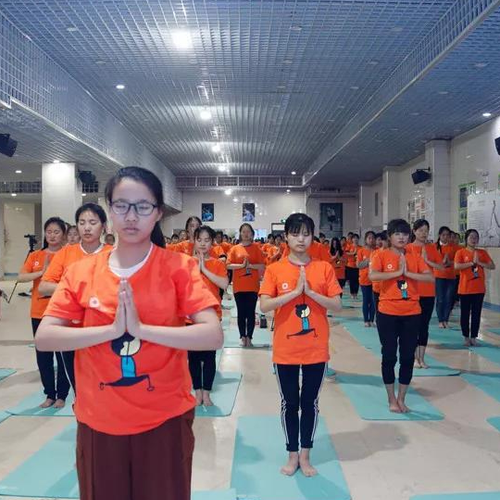 3、請問,大學生適合練瑜伽嗎?