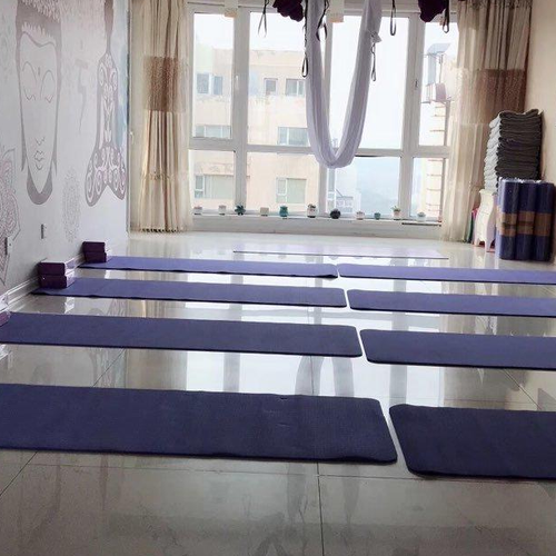 2、如果想在瑜伽館轉年卡,在瑜伽館收取手續費合理嗎?
