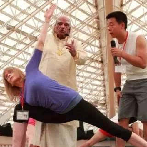 3、聽朋友說:首屆中印瑜伽峰會將召集十位使節?如何報名?想去!