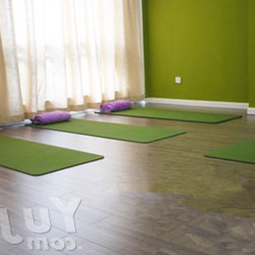 4、濱江有瑜伽館嗎?