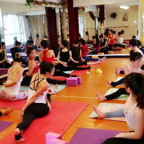 2、空中瑜伽課程請推薦