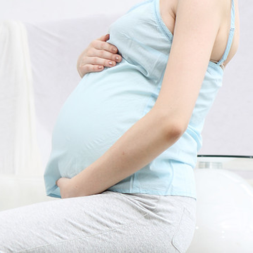 1、練瑜伽對孕婦有什麼好處?幾組瑜伽姿勢讓準媽媽安全度過孕期?