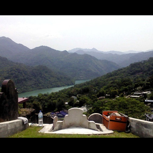 2.因異地搬遷,想重建一個“坐南朝北”的祖屋,不知道風水的事,想請懂風水的朋友告訴我風水在我家?