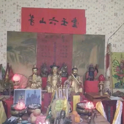 3、女主是風水師,很厲害,男主是鬼,也是很厲害的精神言情小說結局和