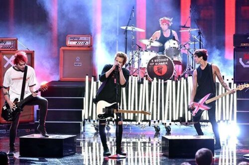 5sos performance ama 2014 billboard 650