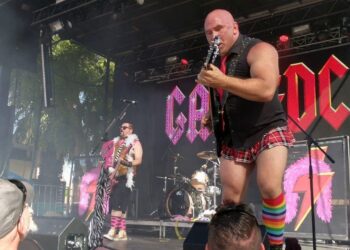 GayC/DC la banda tributo de AC/DC que está rompiendo estereotipos