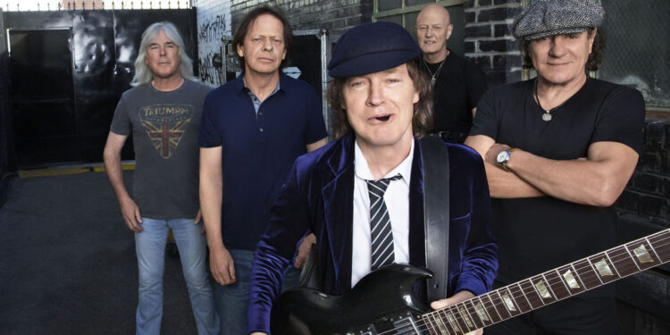 Brian Johnson reveló las sorpresas del nuevo álbum de AC/DC a Dee Snider Se confirma fecha de AC/DC junto a Brian Johnson en Australia
