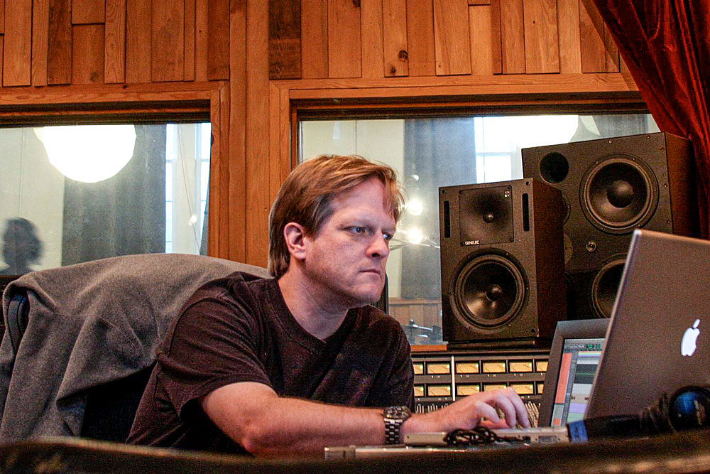 Gerard Way de My Chemical Romance comenta la posibilidad de trabajar en un nuevo proyecto musical en solitario Doug McKean