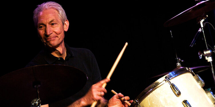 A los 80 años fallece el legendario baterista Charlie Watts de The Rolling Stones