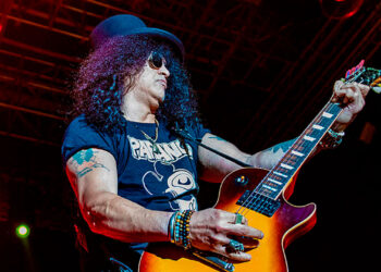 ¿Cómo Slash realiza seguimiento a todos sus riffs electrizantes? Descúbrelo