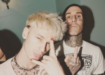 Machine Gun Kelly decidió cambiar el título de su nuevo álbum luego de habérselo tatuado