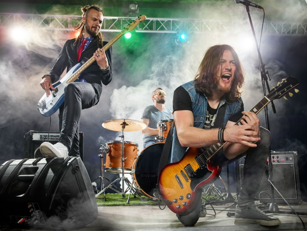 Clásicos que debes tener en tu playlist para sentirte un rockstar Clásicos que deberías tener en tu playlist para sentirte un rockstar