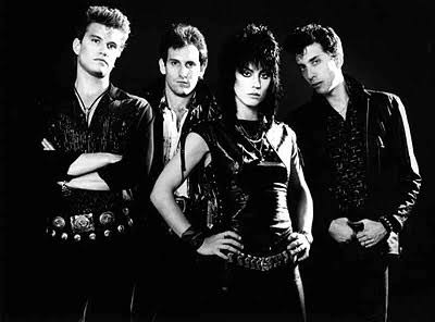 Clásicos que debes tener en tu playlist para sentirte un rockstar da2cf8cf joan jett banda