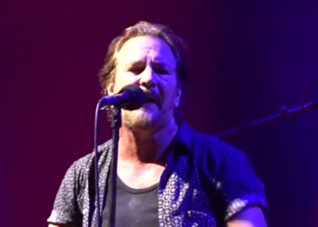 Pearl Jam cancela concierto por problemas de garganta de Eddie Vedder