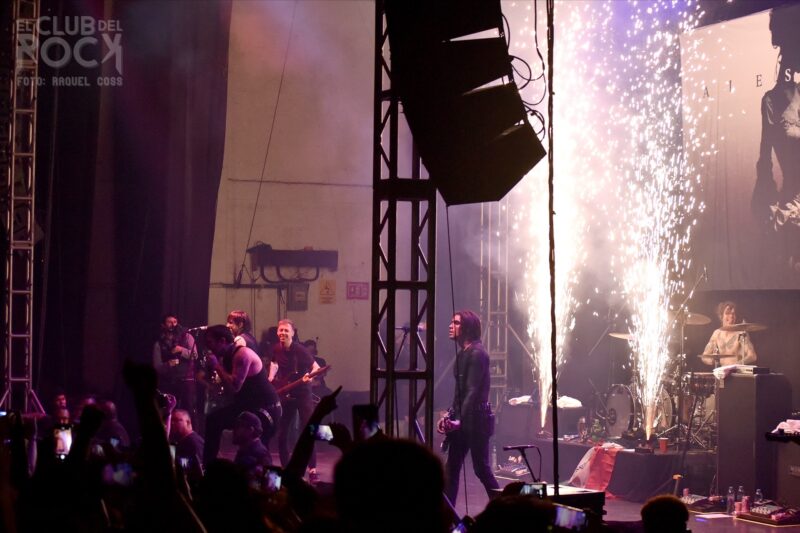 Galería: Alesana y su regreso triunfal a la CDMX el pasado 19 de abril ba1bb0b1 ezy watermark 26 04 2024 07 26 38 5120a.m e1714142376335