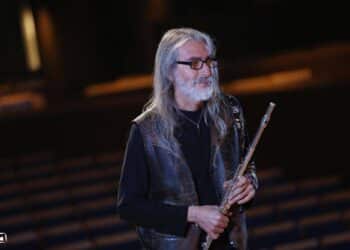 El aliento andino de Tavo Castillo: “Apus del alma”, un viaje eléctrico a la raíz de la memoria