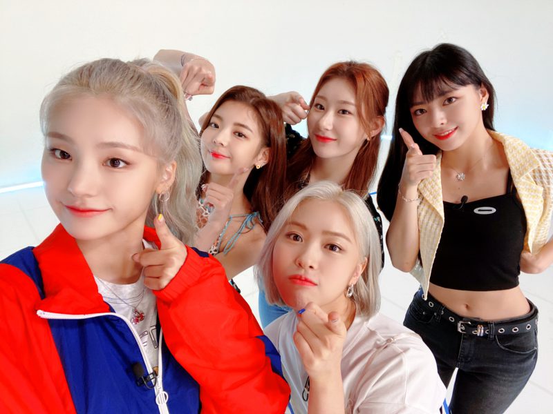 カムバ最新版 Itzy イッジ メンバーが Not Shy 活動で披露した私服コーデ 60mag シックスティーマガジン カムバ最新版 Itzy イッジ メンバーが Not Shy 活動で披露した私服コーデ 60mag シックスティーマガジン