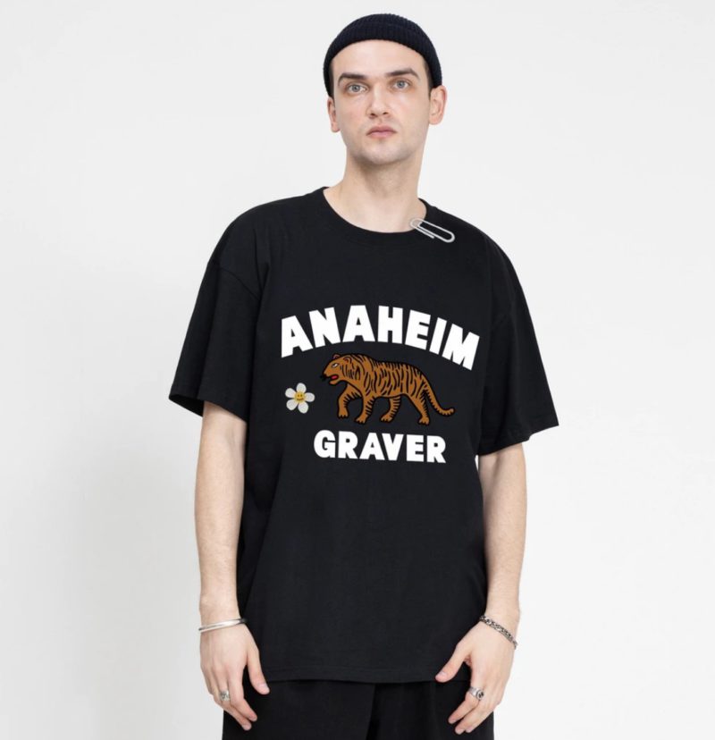 GRAVER (グレーバー) フラワータイガーロゴTシャツ