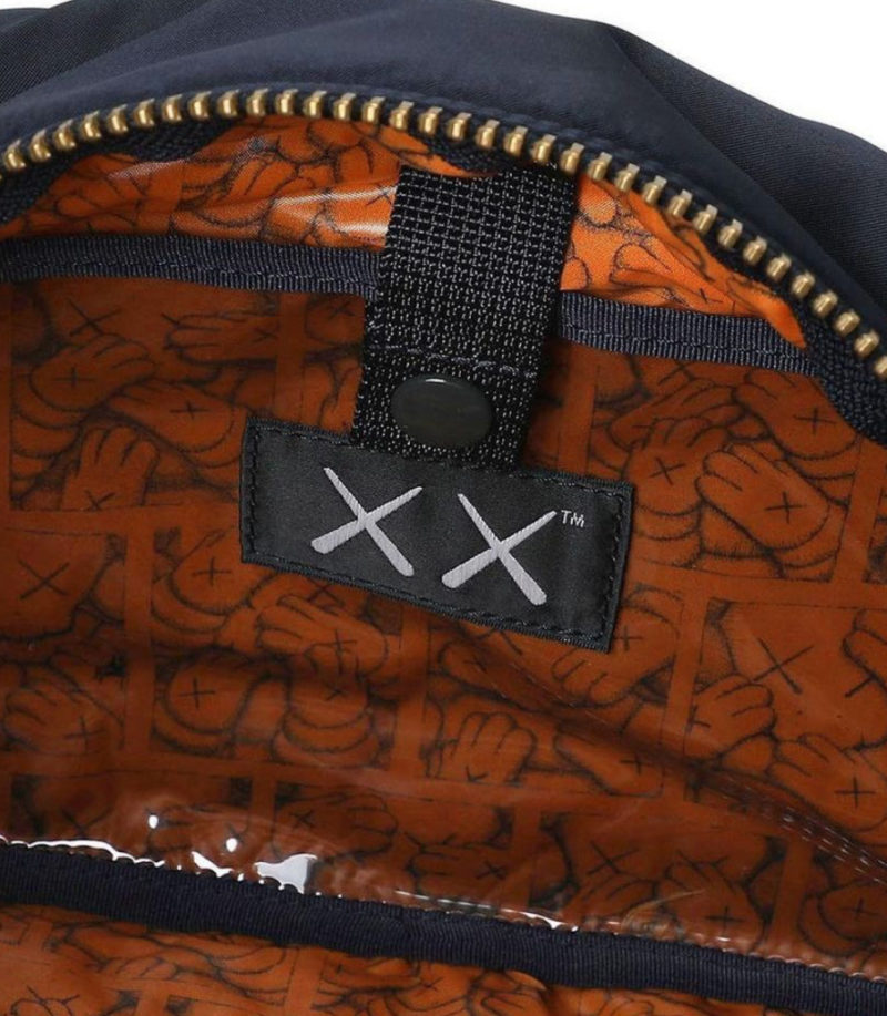 PORTER(ポーター) x KAWS (カウズ)の限定コラボアイテムを販売する