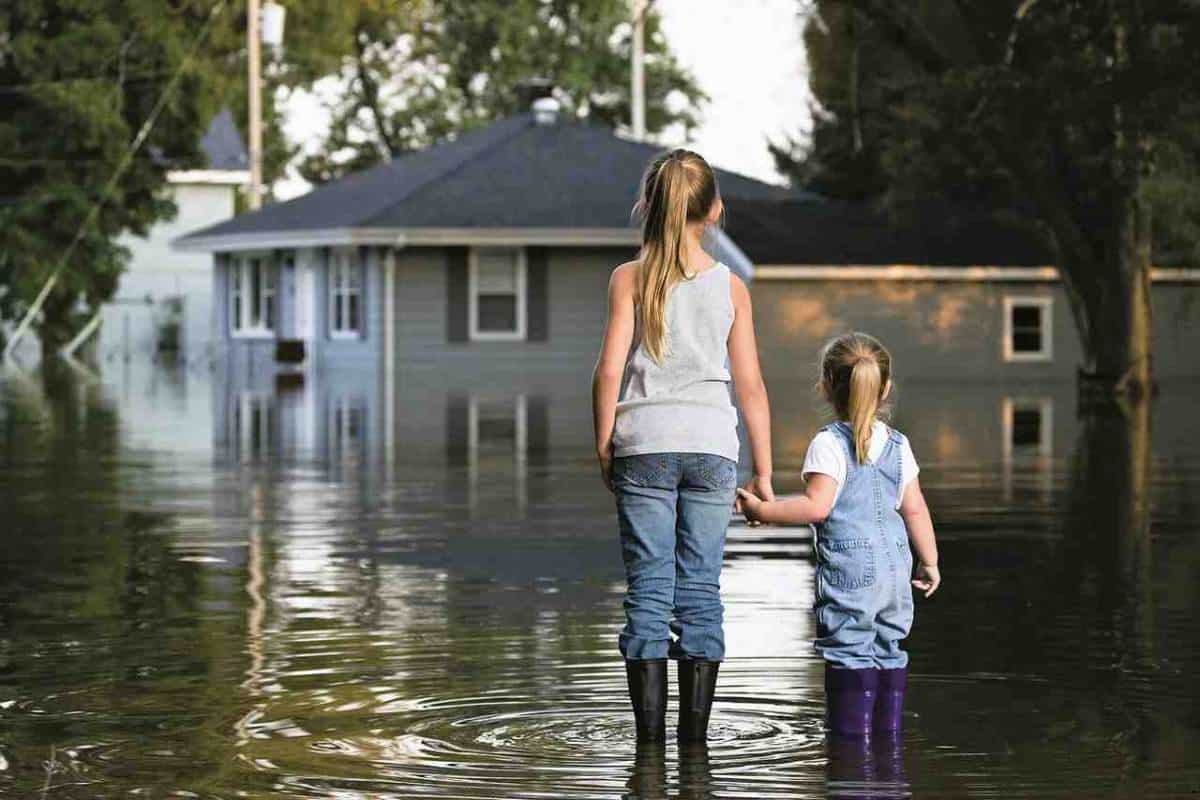 how to respond when your house is flooded, flood damage response, flood damage response tips