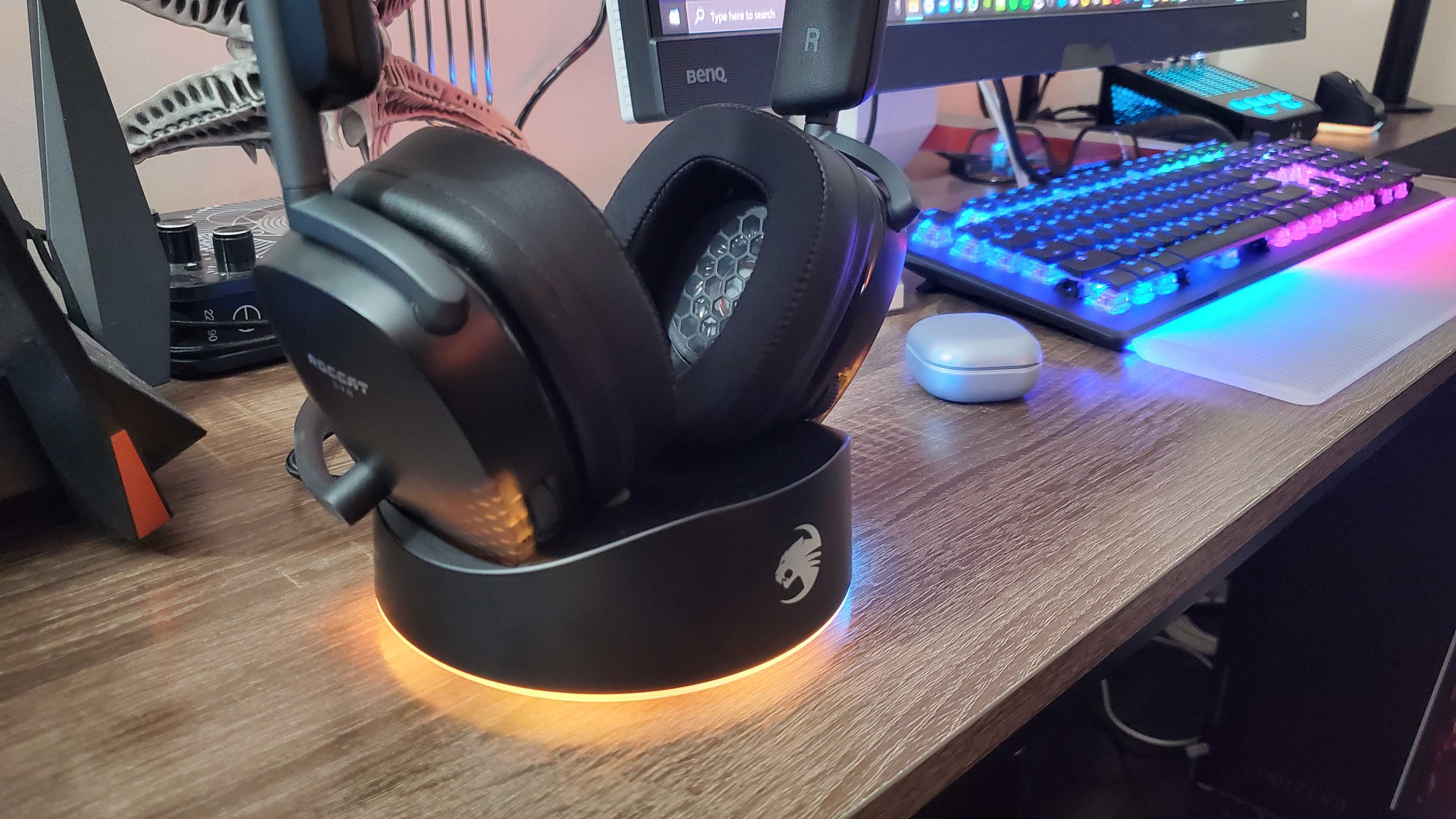 Roccat Syn Max Air wireless headset review: An affordable charging