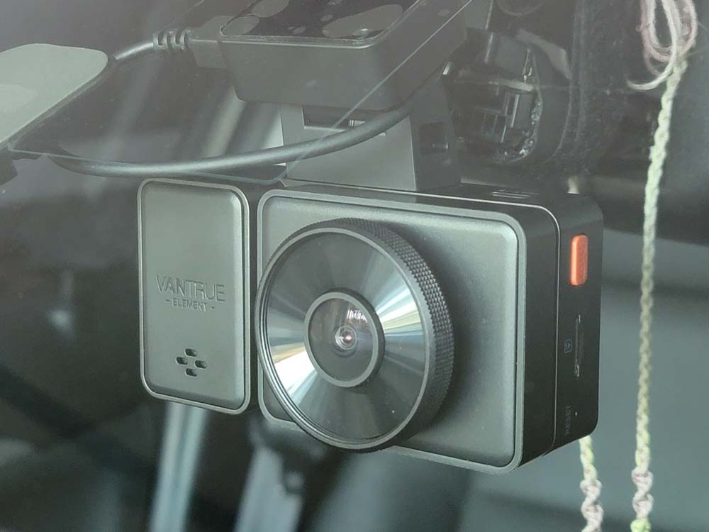 VANTRUE Element 3 3-channel voice controlled smart dashcam review