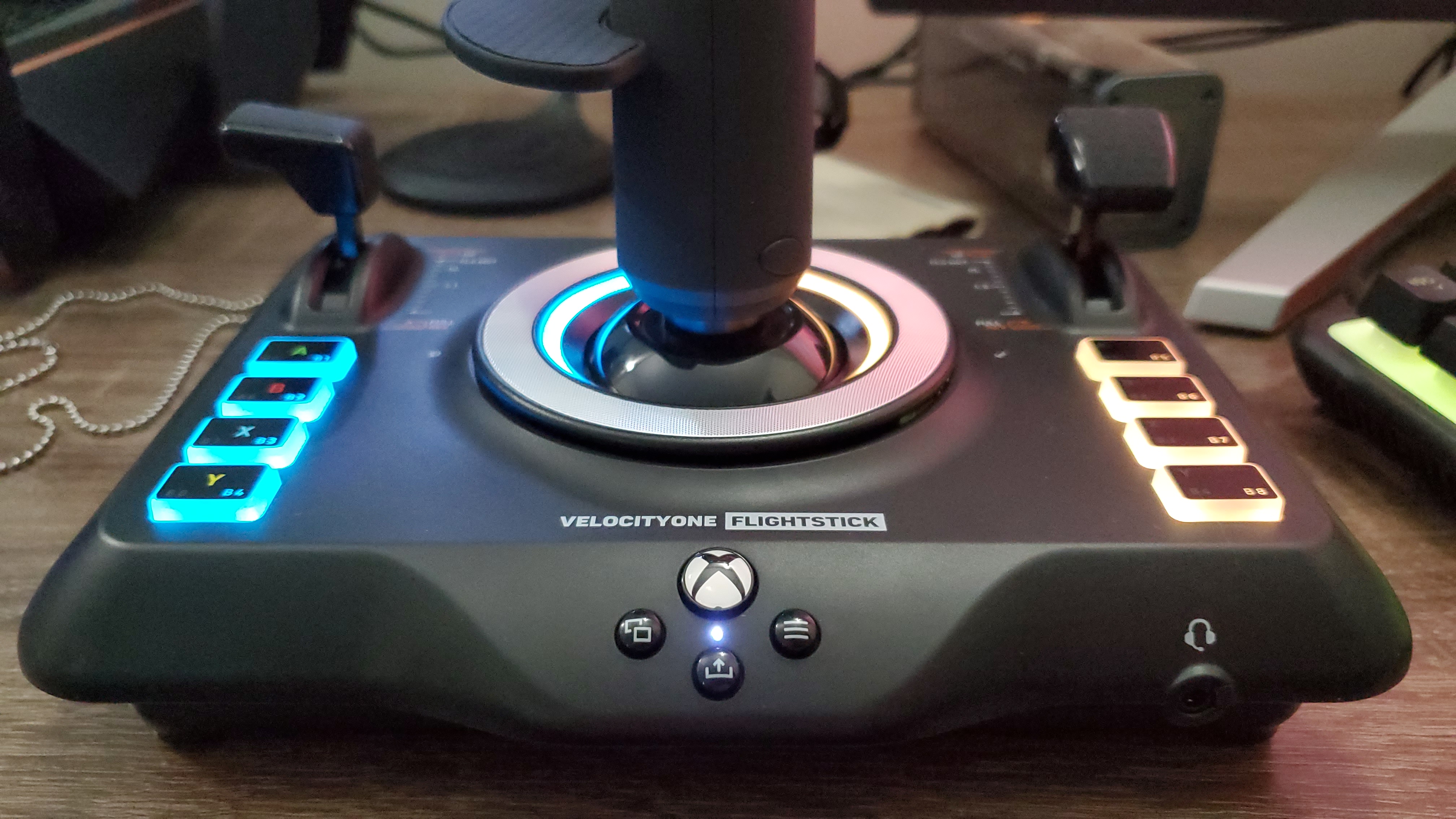 VelocityOne Flightstick review: a stick to get you by - digitec