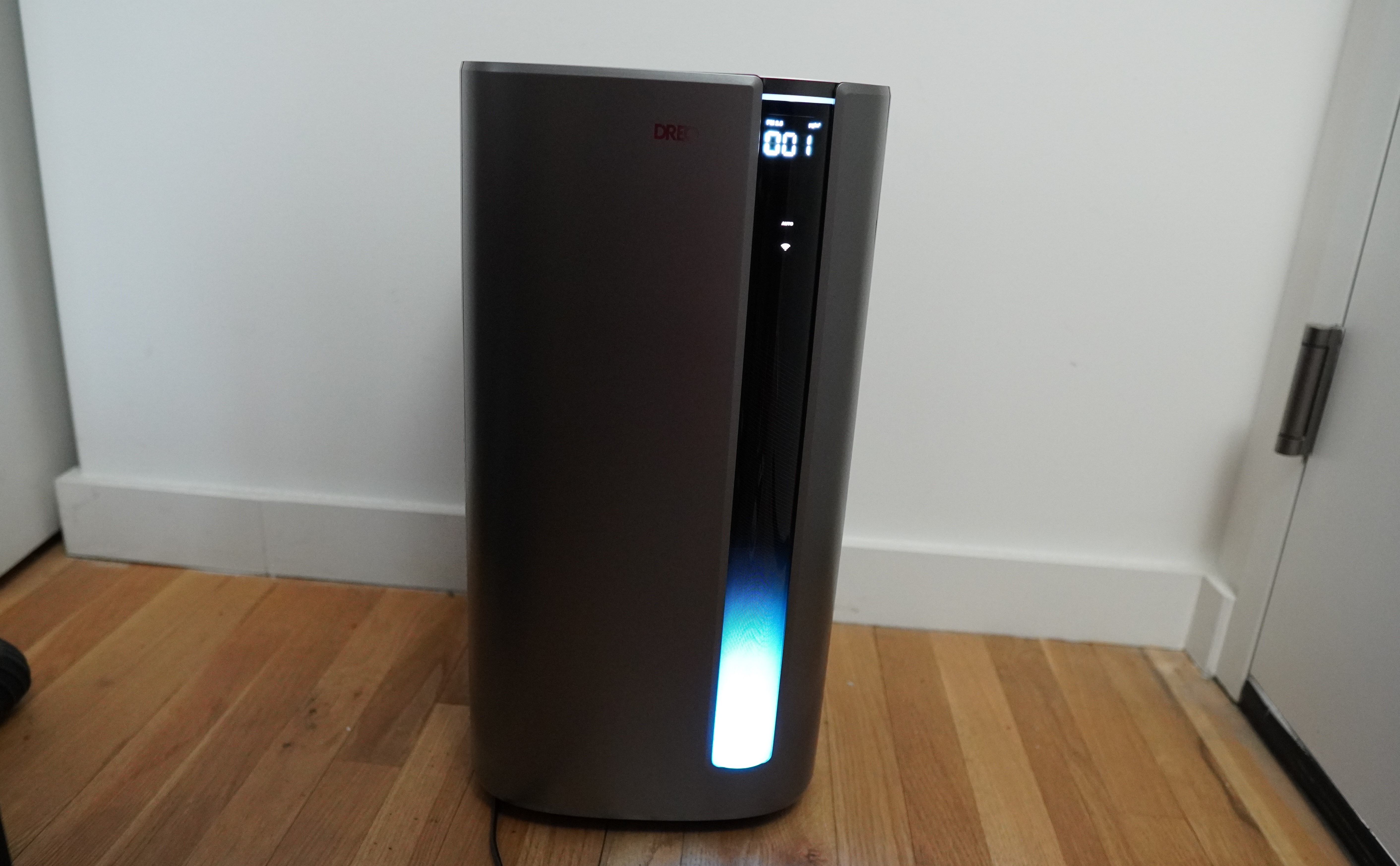 https://storage.googleapis.com/stateless-gstylemag-com/2023/03/a67014a3-dreo-macro-s-max-air-purifier-15.jpg