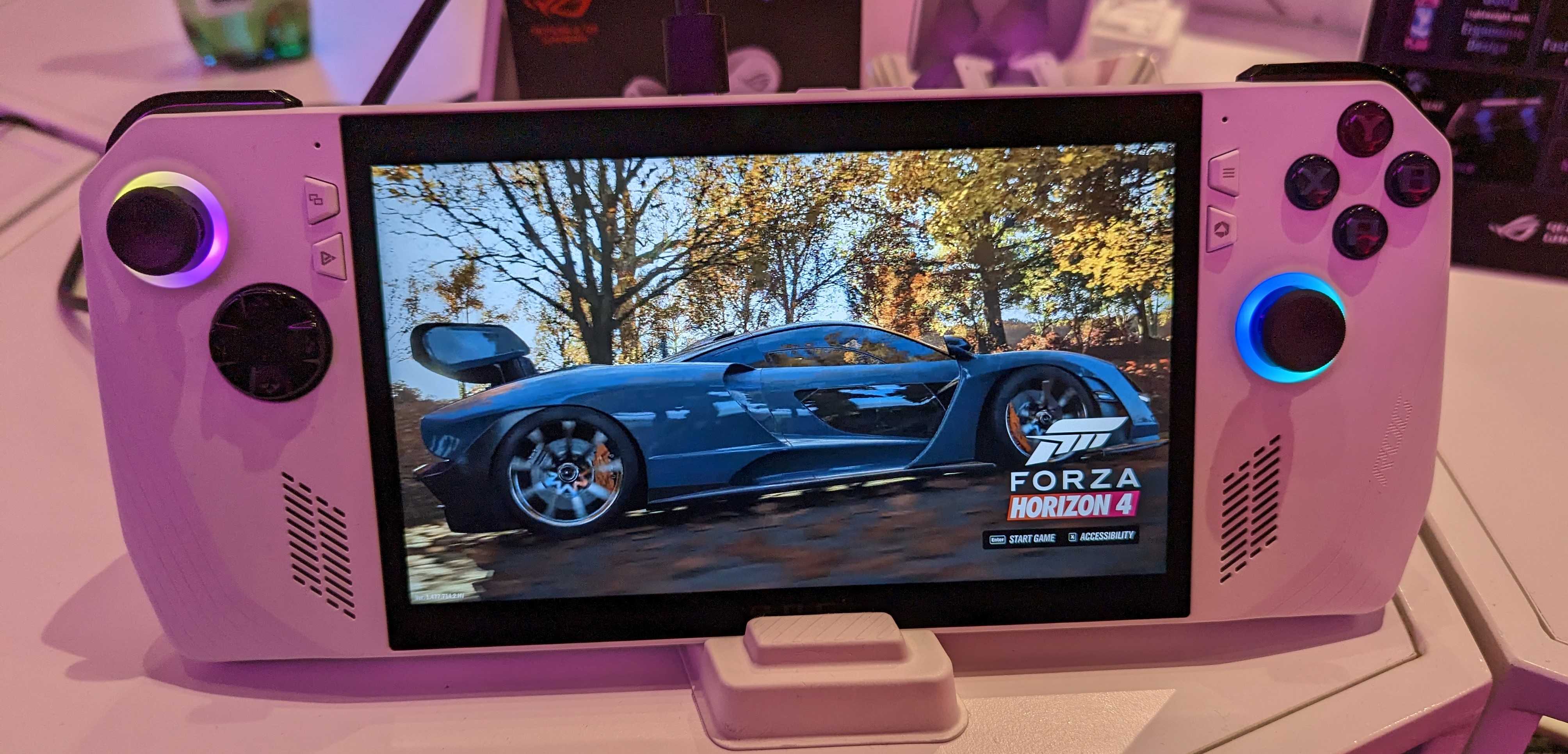 Asus ROG Ally Hands-On: Can This Win 11 Gaming Handheld Top the Steam Deck?