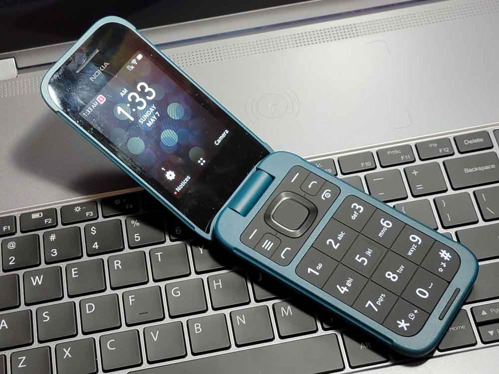 We found the best flip phone on the market for under £100 as Nokia launches  'Pop Pink' device - Mirror Online