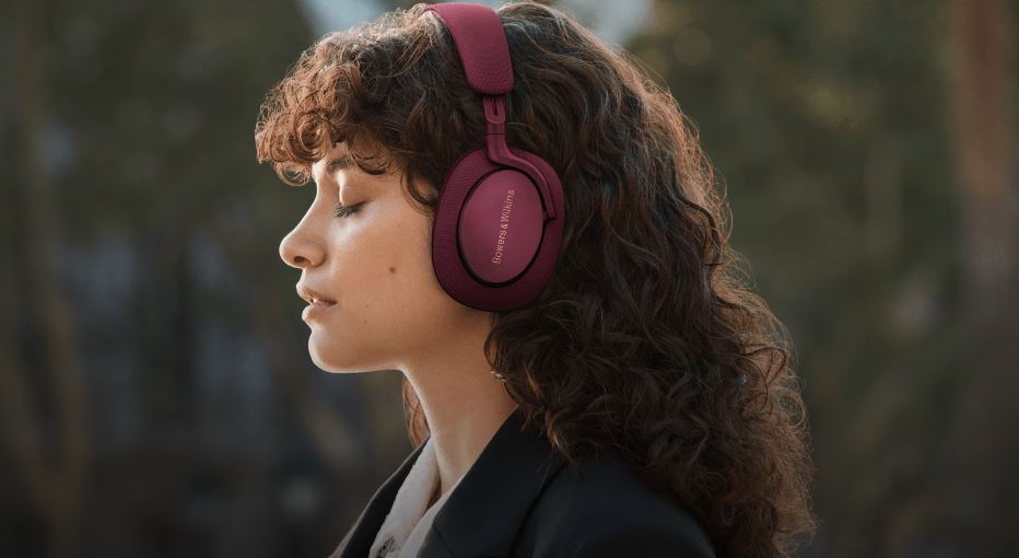 Bowers & Wilkins adds two new colors to PX7 S2e & PX8 headphones