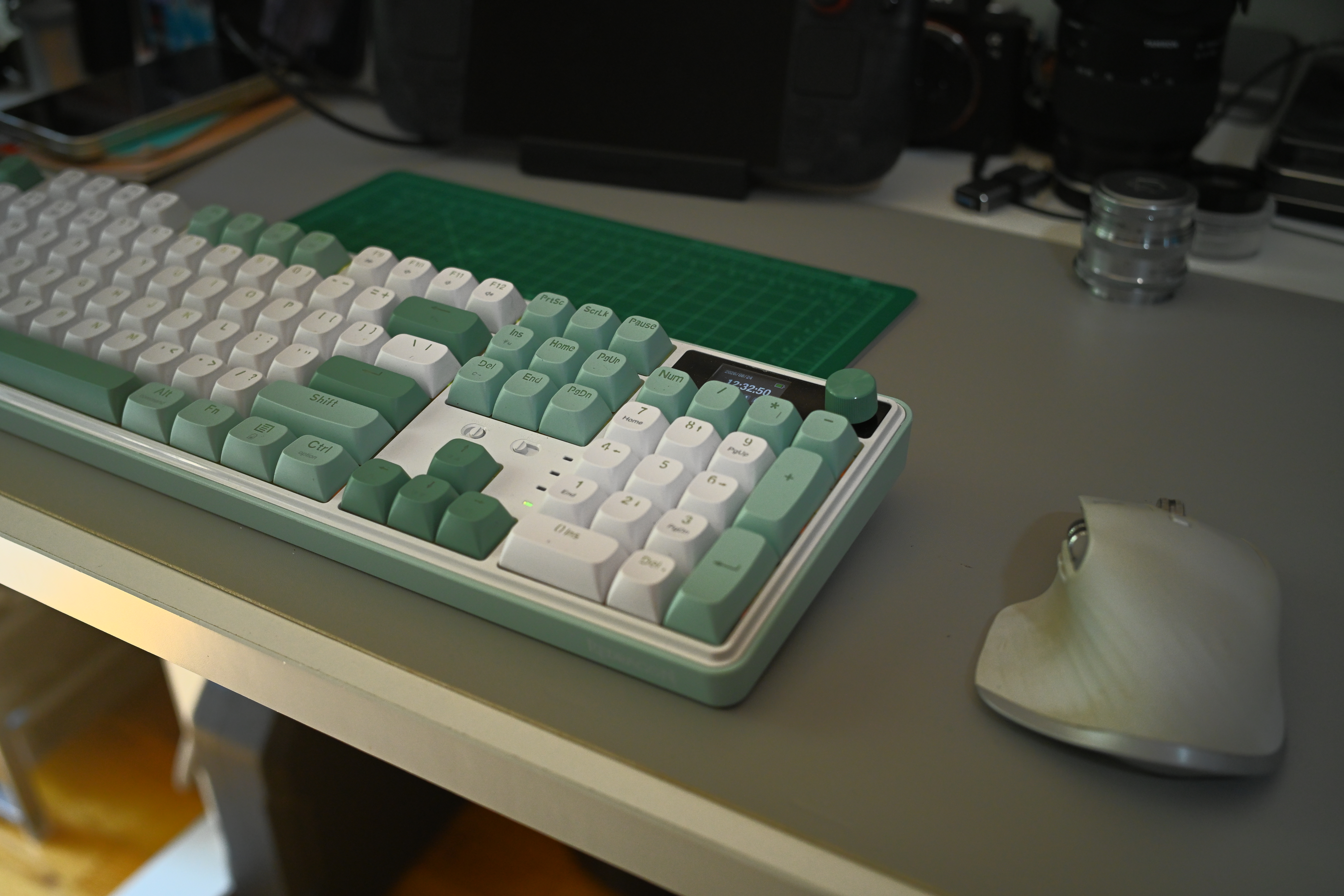 A close up of the Redragon WYVERN K761 Pro's Number Pad