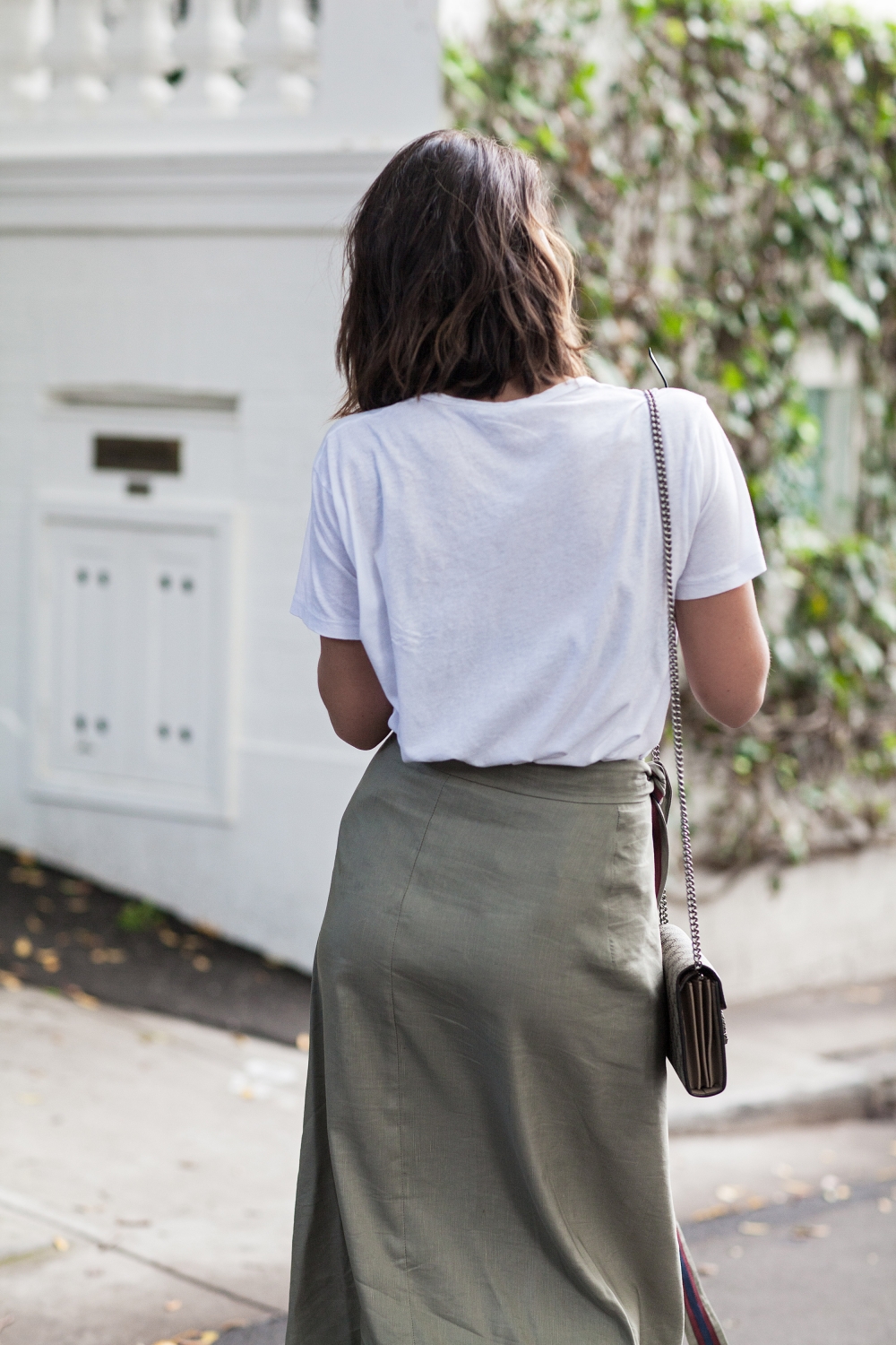 khaki t shirt outfit