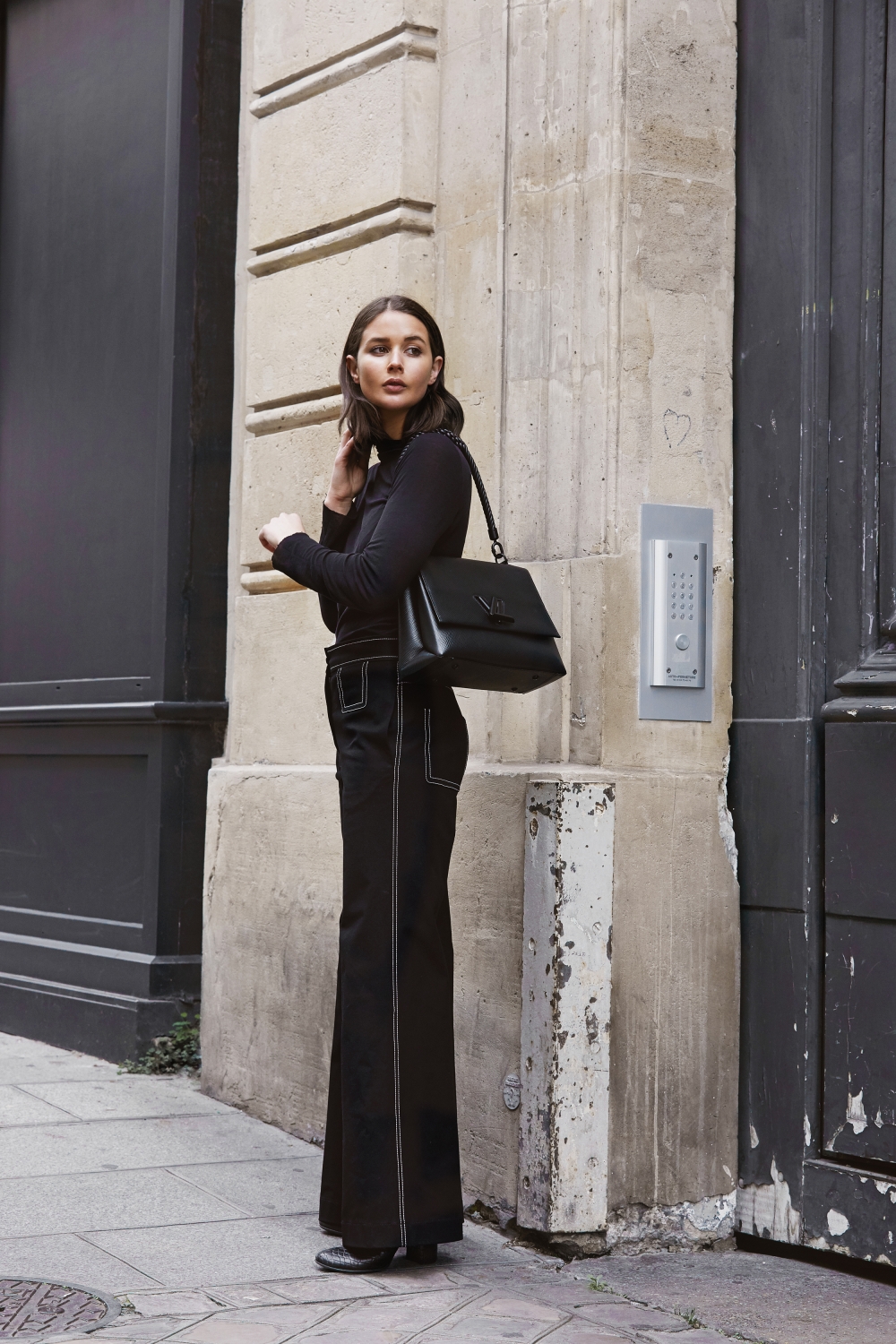 Louis Vuitton Black LV bag | All black outfits | Paris | Street Style | HarperandHarley