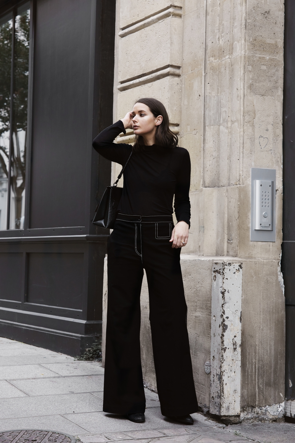Louis Vuitton Black LV bag | All black outfits | Paris | Street Style | HarperandHarley