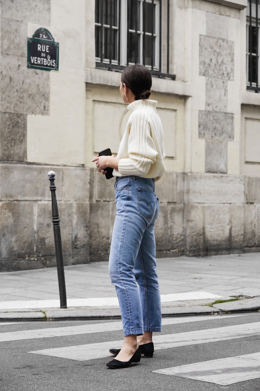Paris | Stye | Cream Jumper and Blue Jeans | HarperandHarley