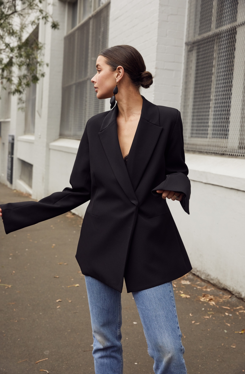 black blazer and jeans outfit