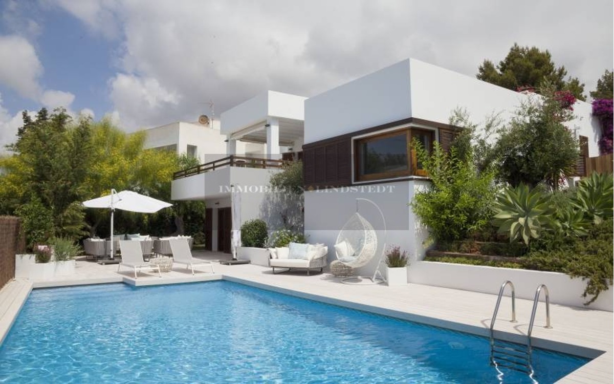 Moderne Villa auf Ibiza