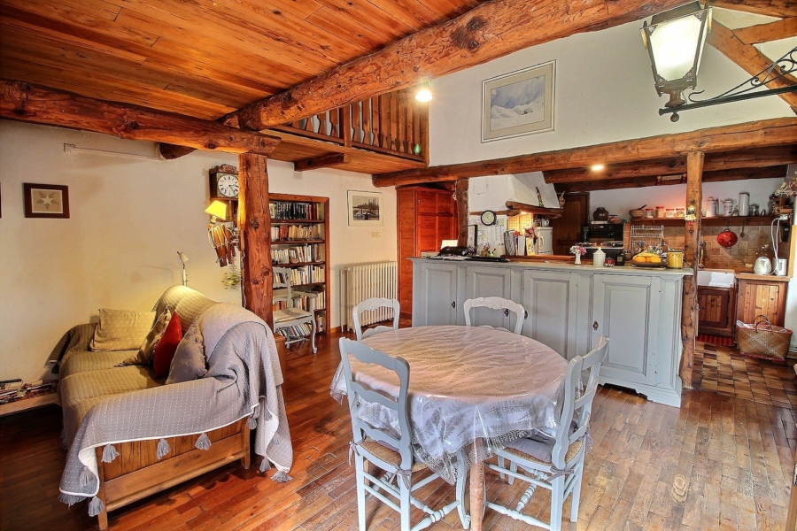 Dining room Wooden floor