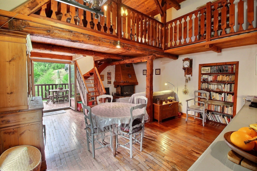 Dining room Wooden floor High ceiling